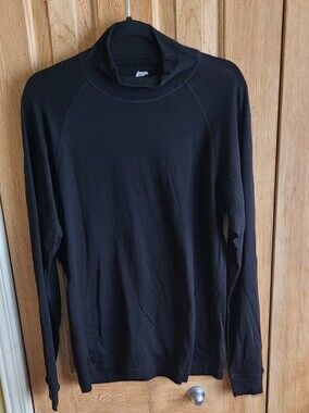 MEC Men's Black Long-Sleeve Mock Neck Shirt